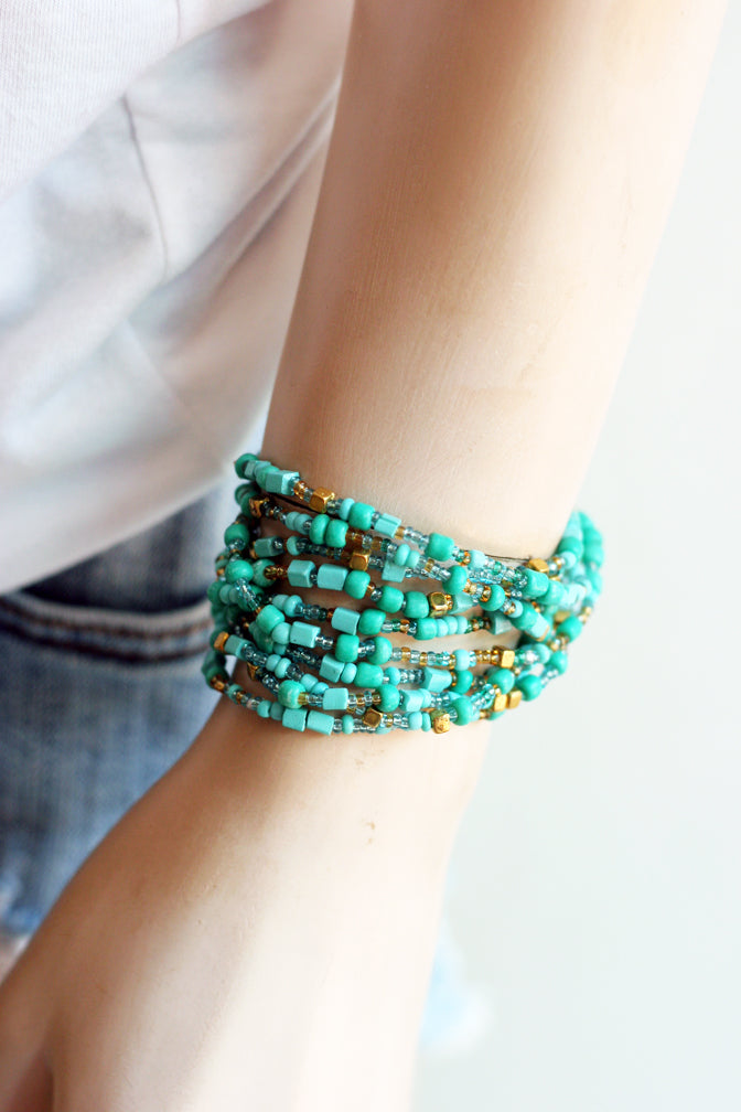 Turquoise color Beaded Necklace - Image 4